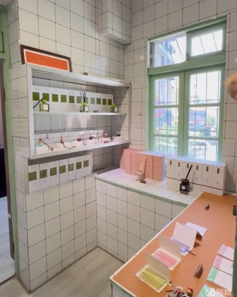 （转让）位与上海路转苏州路路口杂货铺工作室，有悦翠城周边成熟商圈